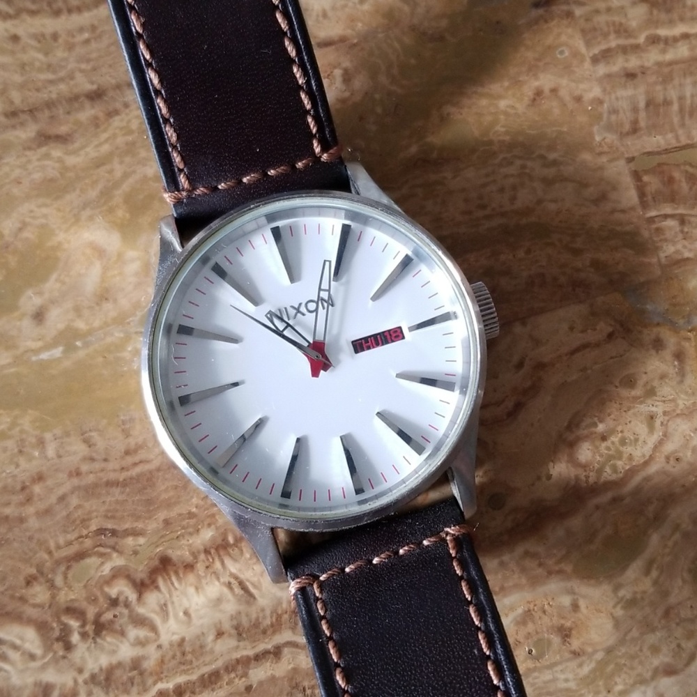 Nixon The Sentry Watch w/ brown leather band